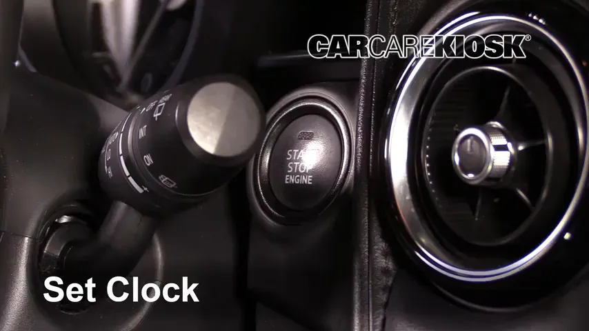 2018 Mazda CX-3 Grand Touring 2.0L 4 Cyl. Reloj Fijar hora de reloj